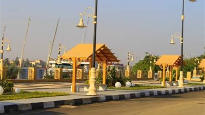 هدوء تام بالكورنيش والشرطة تحكم إغلاق جميع مداخل المتنزهات والحدائق