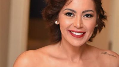 لقاء الخميسي بملابس سناء يونس تشعل السوشيال ميديا .. فيديو