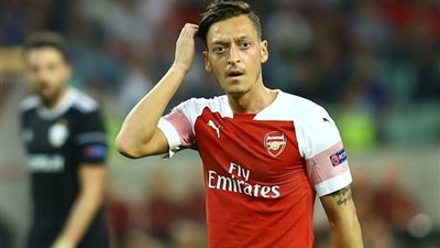عرض خيالى لطفلة أوزيل.. واللاعب يرفض