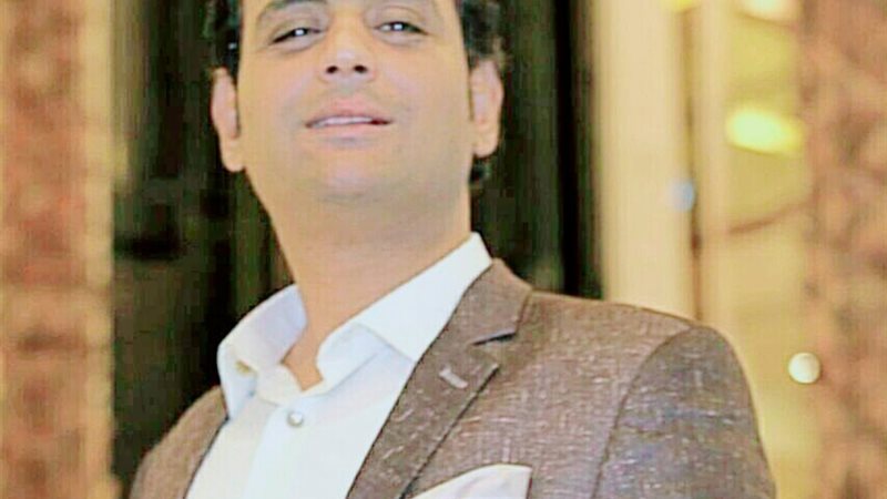 الإعلامي محمد سعد