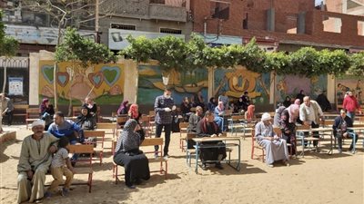 صرف منحة العمالة غير المنتظمة لـ 363 عامل بالغربية