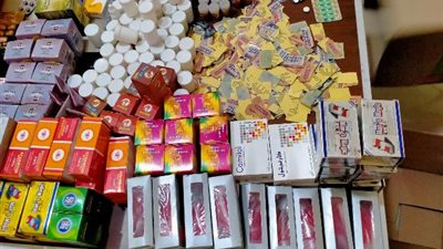 ضبط منشطات وأدوية مهربة بسيارة طبيب مشهور وغلق عيادته غير المرخصة بالزقازيق