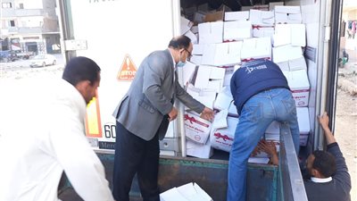 توزيع 8000 كرتونه مواد غذائية و5 طن لحوم و1,5 طن مطهرات للاسر الاولى بالرعاية بالبحيرة