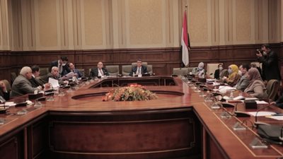 البرلمان يستثني البنزين والسولار من الرسوم الجديدة