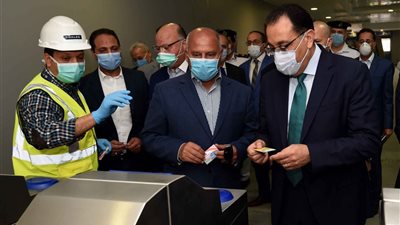 رئيس الوزراء يتفقد الجزء الثاني من المرحلة الرابعة للخط الثالث لمترو الأنفاق