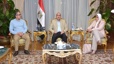 بالصور - ضوابط وإجراءات احترازية داخل المطارات المصرية وعلى متن الطائرات مع بدء عودة السياحة الداخلية
