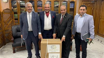 شيخ الأزهر يشكر رئيس «إيجيبت جولد» لتبرعه بجهاز تنفس صناعي