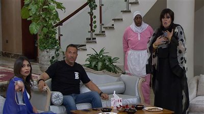 ماجد المصرى يضحك على حارس فيفى عبده ويدخل الفيلا