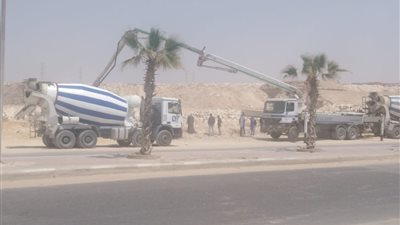 رئيس الجهاز: صب الخرسانة العادية لبيارة محطة رافع الصرف الصحى بمدينة ١٥مايو