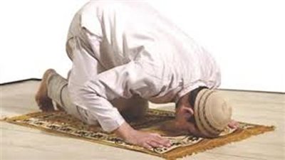 منعاَ لانتشار العدوى.. الصحة العالمية تحذر من تبادل سجادة الصلاة بين المصلين