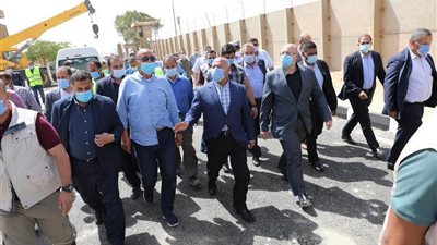 الوزير فى بنى سويف :تدعيم أسطول عربات السكك الحديديه