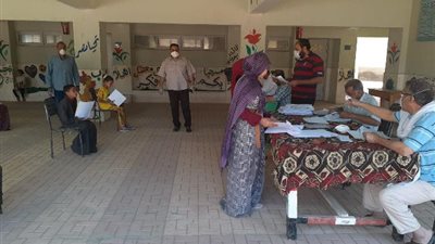 طلاب أسيوط يسلمون التربية والتعليم ١٨٣ ألف بحث ورقي والكتروني خلال ٤ أيام