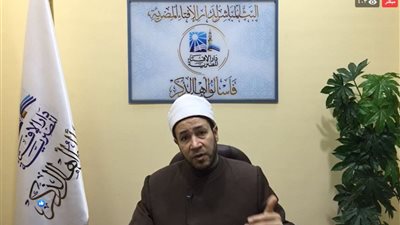 هل قطرة العين تفسد الصيام؟ .. دار الإفتاء تجيب