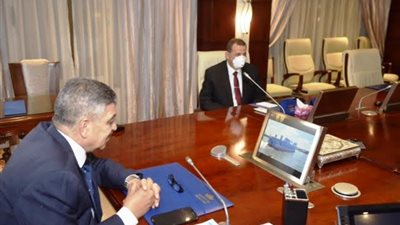 الفريق أسامة ربيع يشهد تدشين الكراكة مهاب مميش.. بالصور