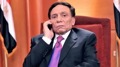 لحظة بكاء الزعيم عادل إمام بسبب حسنى مبارك