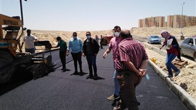 رئيس جهاز مدينة ١٥ مايو: بدء أعمال رصف الطرق لمشروع 