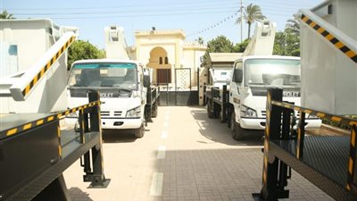 محافظ كفرالشيخ يتابع تسليم سيارات لرفع كفاءة الإنارة العامة بمراكز ومدن المحافظة