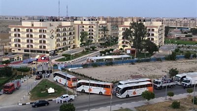 وصول اول دفعة من العائدين للعزل الطبي بالاسماعيلية