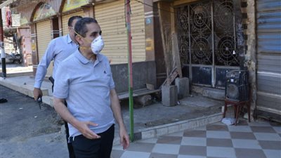 محافظ الغربية يتابع تطبيق قرار الحظر وغلق الحدائق والمتنزهات وحملات النظافة ورفع القمامة بزفتى