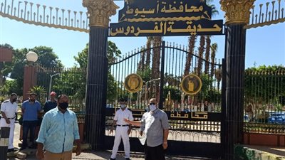 الاسايطة يتناولون الرنجه والفسيخ ويقضون ثالث ايام عيد الفطر بالمزارع