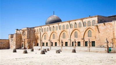 المسجد الأقصى يفتح أبوابه أمام المصلين بعد إغلاقه بسبب كورونا
