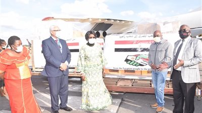 وصول طائرة المساعدات الطبية المقدمة من مصر لجمهورية الكونغو الديمقراطية وزامبيا