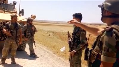 بالفيديو.. مناوشات بين جنود سوريين وأمريكيين شمال الحسكة