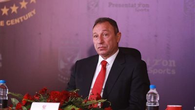 رئيس الزمالك يؤازر الخطيب على مرض حفيده