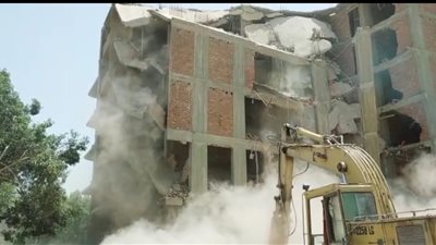 محافظة الجيزة تزيل 30 عقار مخالف بمنطقة التلاجه بكفر الجبل وعقارين بالحوامدية