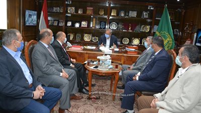 محافظ القليوبية يستقبل رؤساء المراكز والمدن الجدد