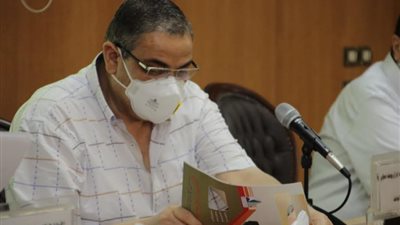 عمداء جامعة كفر الشيخ يناقش الترتيبات والقواعد الخاصة المنظمة لامتحانات الفرق النهائية