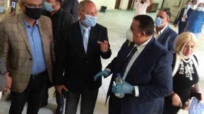 نائب محافظ القاهرة فى زياره ميدانية لكلية الهندسة بالمطرية