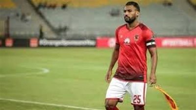 رسالة موثرة من نجم الاهلى السابق لـ حسام عاشور