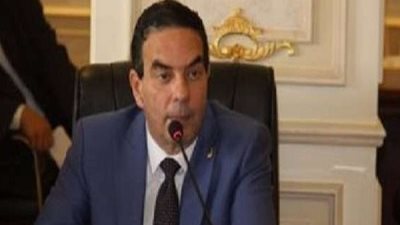 أيمن أبو العلا يطالب بتغيير بروتوكول التبرع ببلازما المتعافين من كورونا