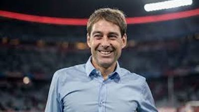 مرتجى يطمئن على مدرب الاهلى فى سويسرا