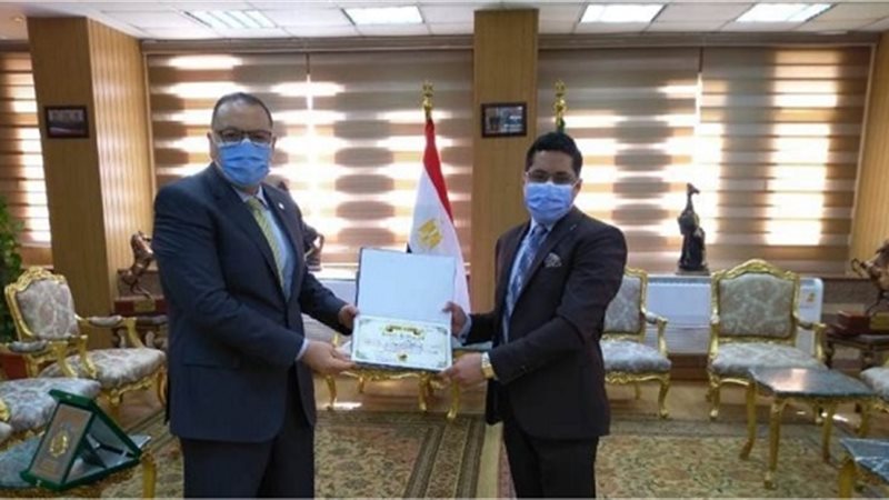 خلال التكريم