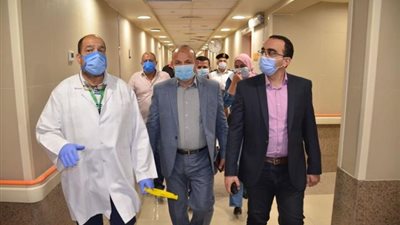 نائب محافظ الإسماعيلية يتفقد تجهيزات قسم العزل بالمستشفى العام .صور