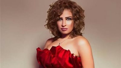 عقد قران الفنانة منة جلال من رجل اعمال شهير .. شاهد