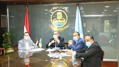 محافظ كفر الشيخ يشهد تسليم 15 عقد تقنين أراضي أملاك الدولة للمستفيدين من المواطنين