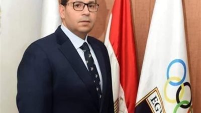عمالقة السباحة وأبناء اللعبة يحكون مشوار ياسر ادريس الرياضى خلال ٤٥ عاما بالفيديو
