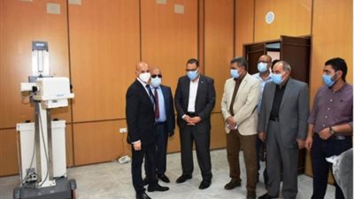 محافظ الشرقية يتفقد تجهيزات مركز الحى العاشر للأمراض التنفسية لإستقبال حالات كورونا صور