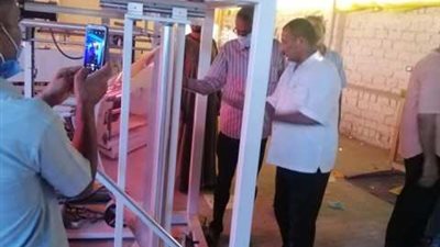 محافظ أسيوط يغلق مصنع كمامات غير مطابقة للمواصفات بصدفا.صور