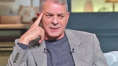 محمود حميدة يزور سمية الالفى فى زيارة مفاجئة .. شاهد