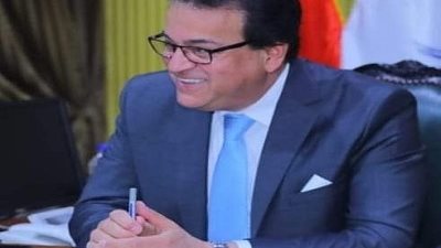 وزير التعليم العالي يهنئ أساتذة الجامعات الحاصلين على جوائز الدولة من وزارة الثقافة