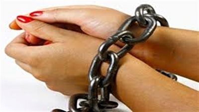 ضبط 3 سيدات لقيامهن بالترويج للأعمال المنافية للآداب عبر وسائل التواصل