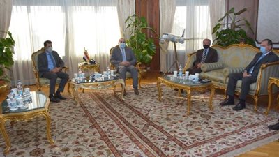 وزيرا الطيران والرياضة ورئيس الاتحاد الدولى لليد يبحثون استضافة مونديال 2021