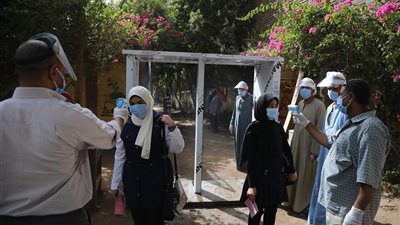 غيبوبة سكر لمصحح و 10 حالات إغماء بين طلاب الثانوية العامة بقنا