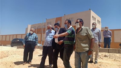 بهجات ورئيس الجهاز يتفقدان مواقع الإسكان الاجتماعى بمدينة حدائق أكتوبر