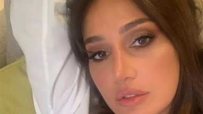 احدث ظهور للفنانة حلا شيحة وأولادها أربعة.. شاهد