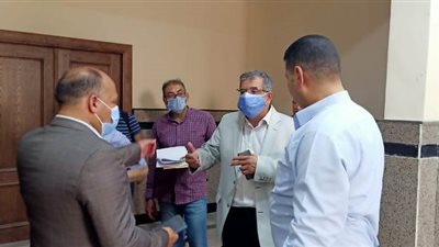 نائب رئيس جامعة بنها لشئون التعليم والطلاب يتفقد استعدادات الامتحانات